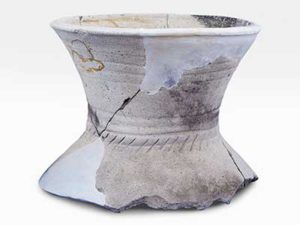 Dōtaku image-bearing pottery 