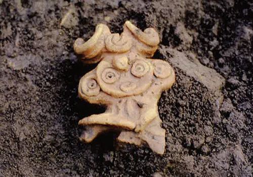Mimizuku (“horned-owl”) clay figurine, in situ
